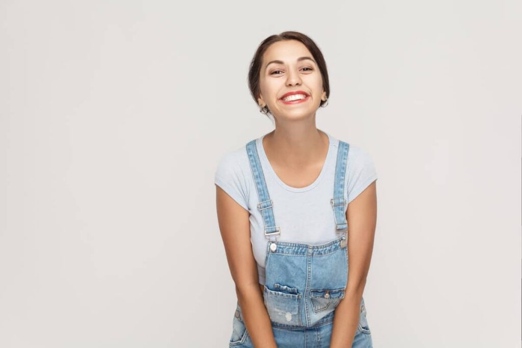 Comment porter une salopette en jean ? 1